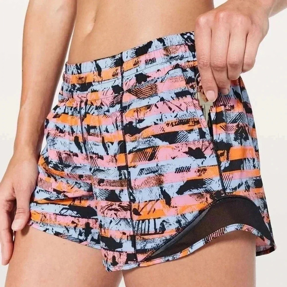 Lululemon Hotty Hot Short II *Long 4"Inversion Multi / Black - Picture 6 of 16